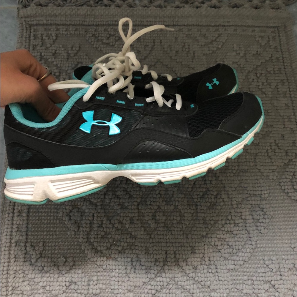 Under Armour Sneakers